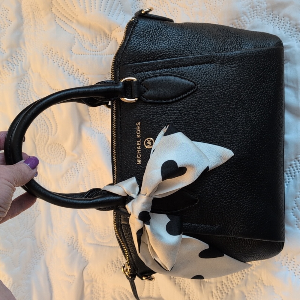 Michael Kors Sienna Pebbled Leather Satchel w/Floral Wallet & Scarf - Picture 7 of 10